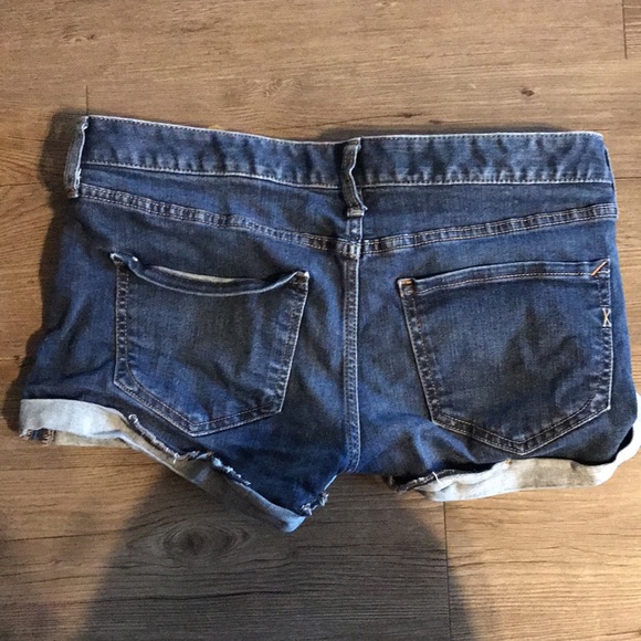 Express stretch+ low relaxed low rise Jean shorts - Picture 3 of 4